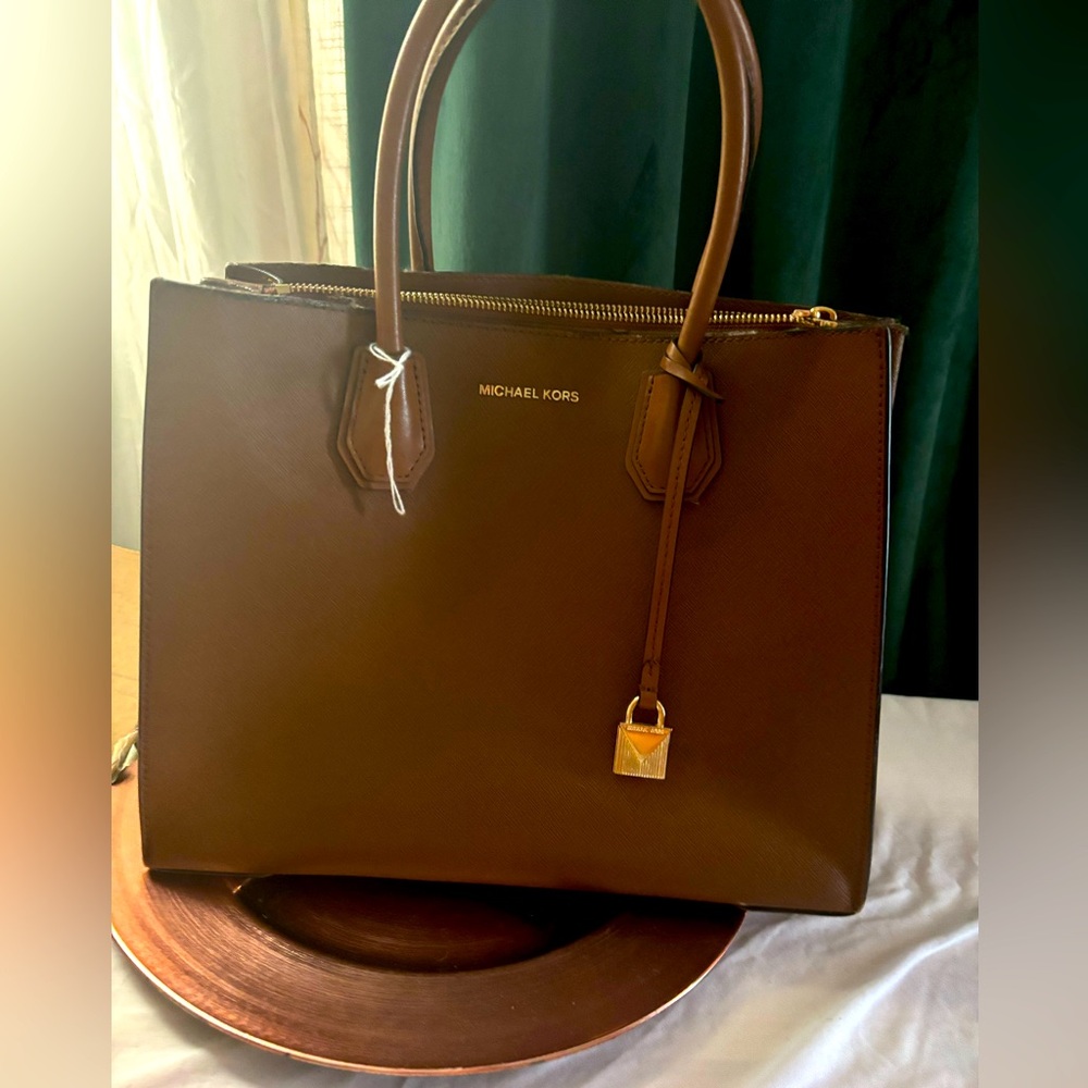 Michael Kors purse like new